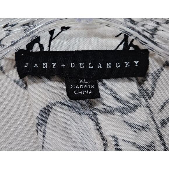 JANE + DELANCEY Women's XL Blouse Big Cats Cheetah Tiger Safari Button Up 44" - Picture 3 of 7